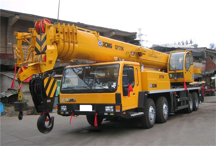 通山县吊车出租选择重点